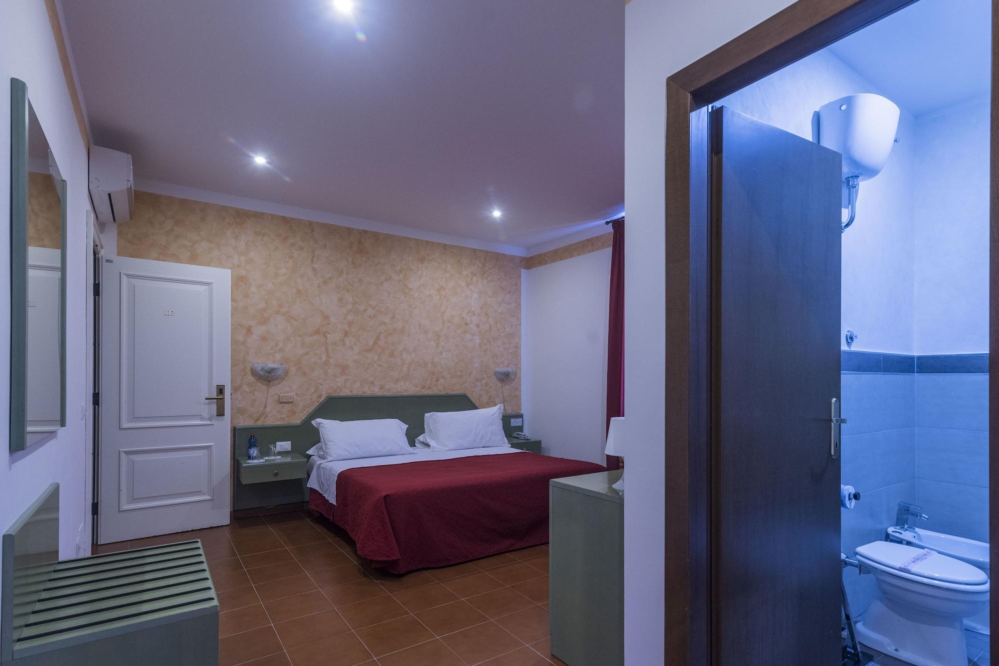 Hotel Villa Del Cardinale Norma Kültér fotó