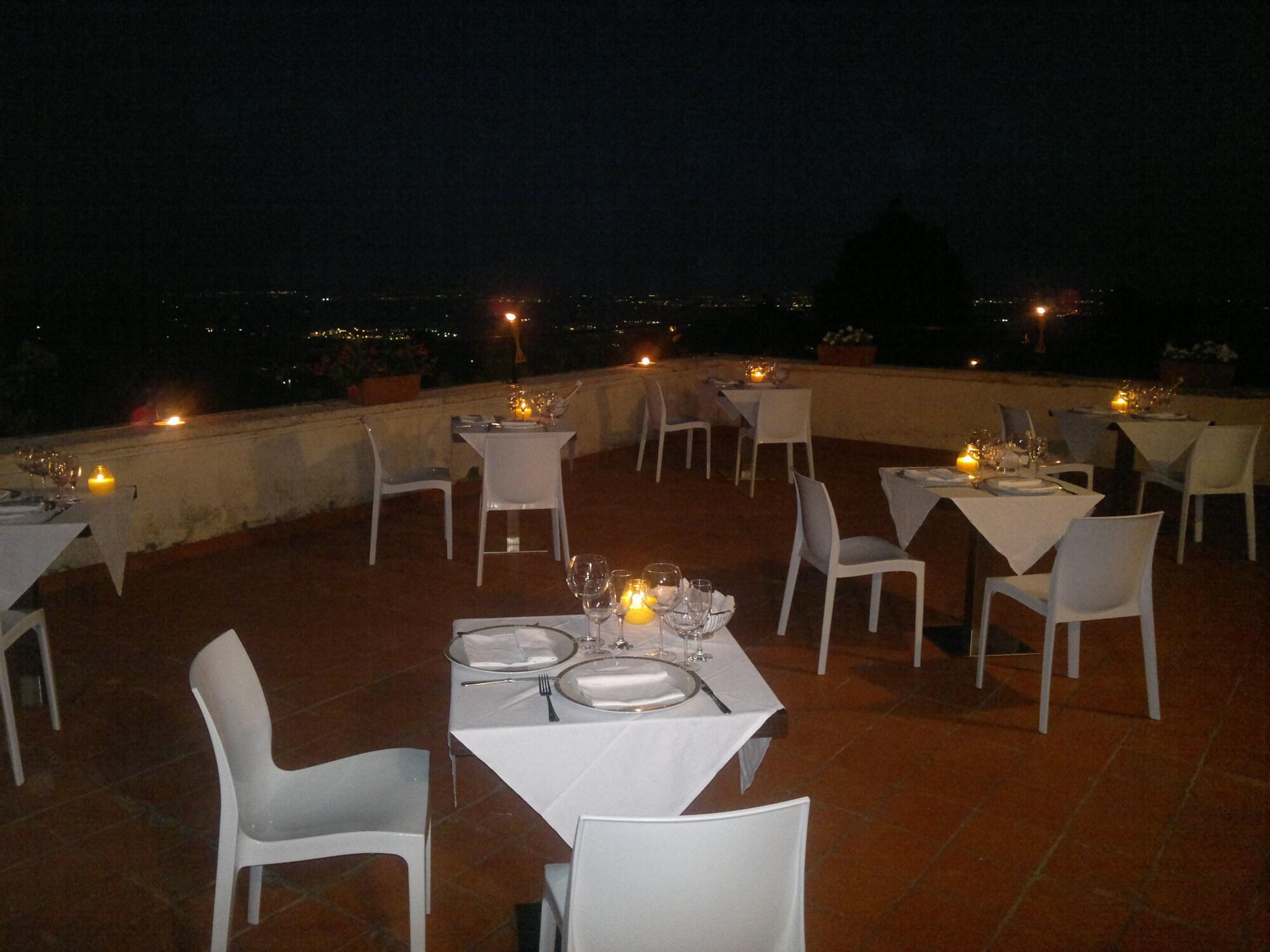 Hotel Villa Del Cardinale Norma Kültér fotó