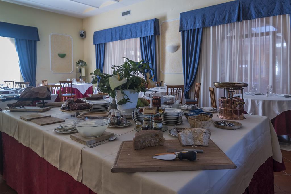 Hotel Villa Del Cardinale Norma Kültér fotó