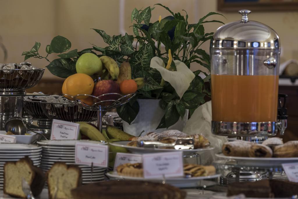 Hotel Villa Del Cardinale Norma Kültér fotó