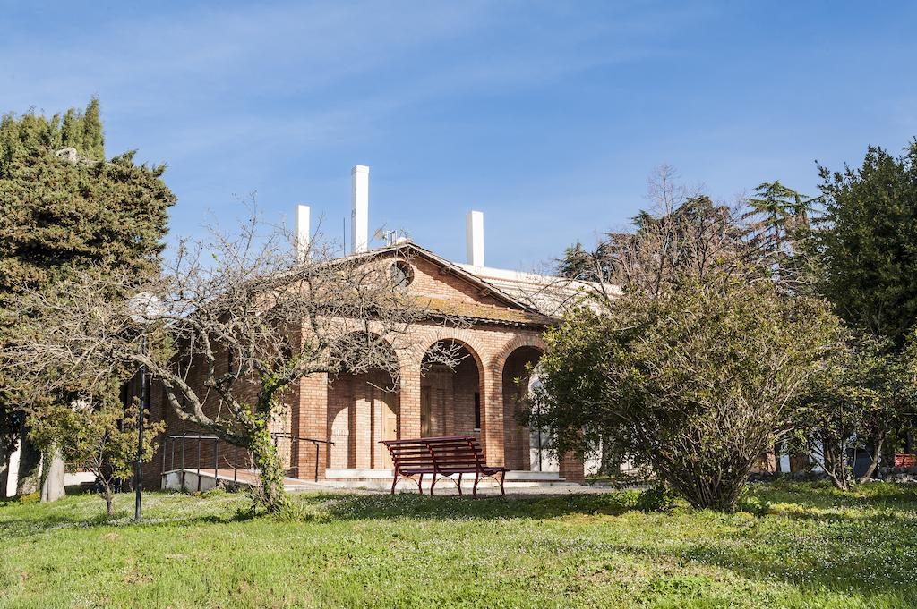 Hotel Villa Del Cardinale Norma Kültér fotó